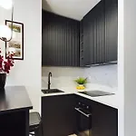 Lägenhet Modern With Wifi In By Renters Warszawa