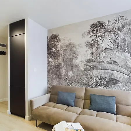 Modern With Wifi In By Renters Варшава